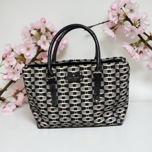 kate spade Handbags - Kate Spade Monochrome Checkered STORY BOOK LINING Euc